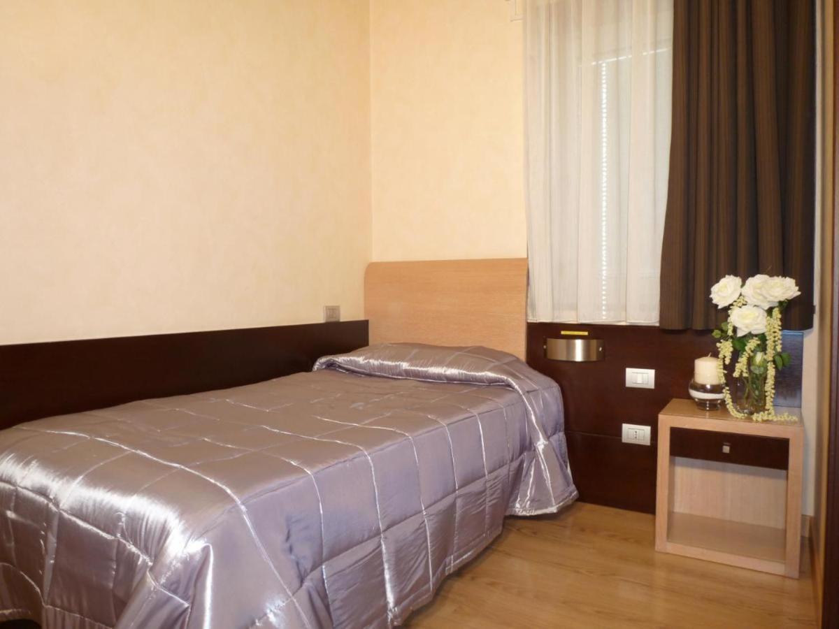 Eh Rome Airport Euro House Hotels Φιουμιτσίνο Εξωτερικό φωτογραφία